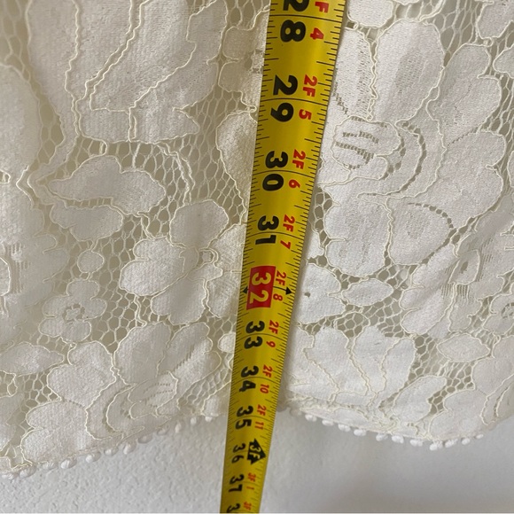 VINCE CAMUTO LACE DRESS - Picture 9 of 12